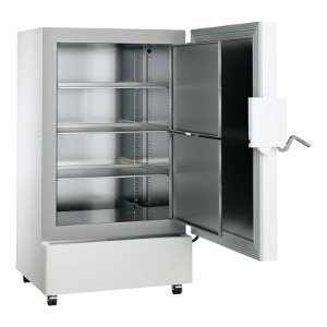 초저온 냉동고 / Ultra low temperature freezer / SUFsg 7001